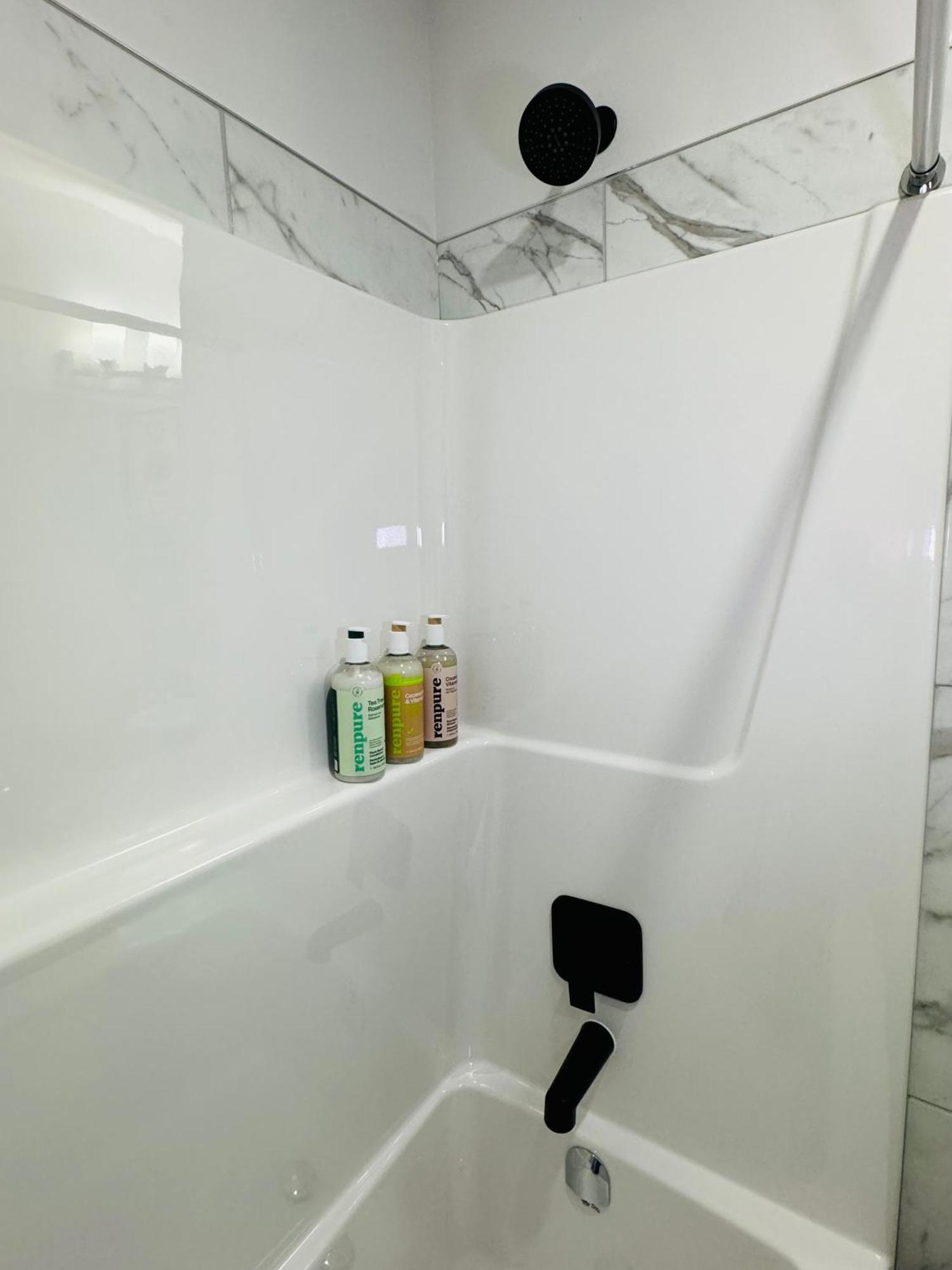 The Glacier Royale - 1 Bed In Nw * Calgary